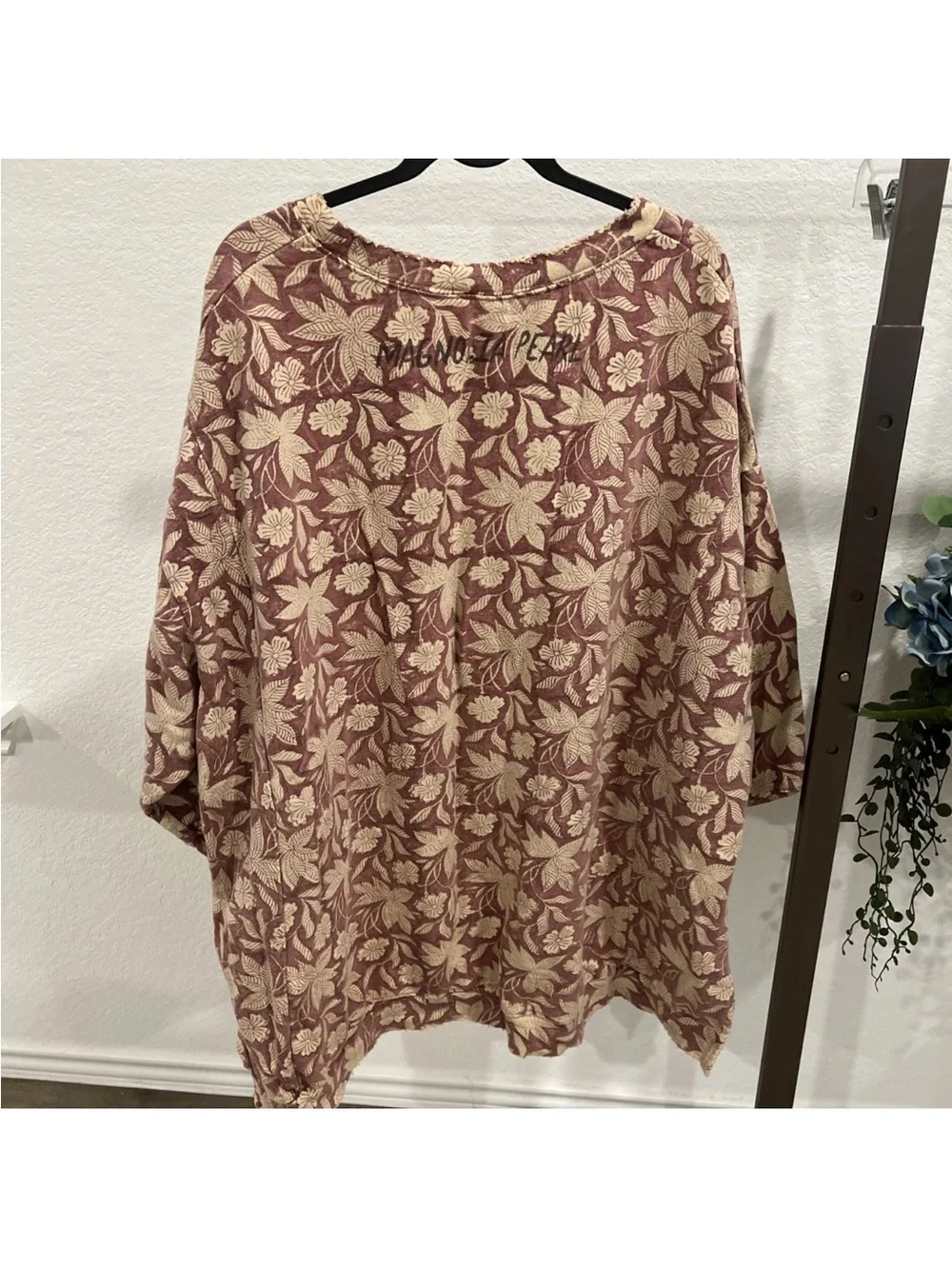 Magnolia Pearl Excellent condition Dusty Rose Floral Layered Tunic (item A37) - Picture 5 of 7